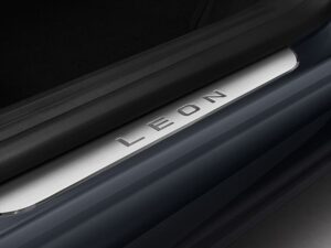 GENUINE SEAT LEON 5 DOOR SIDE SILL STEP GARNISHES 2013-2020 5f0071691c